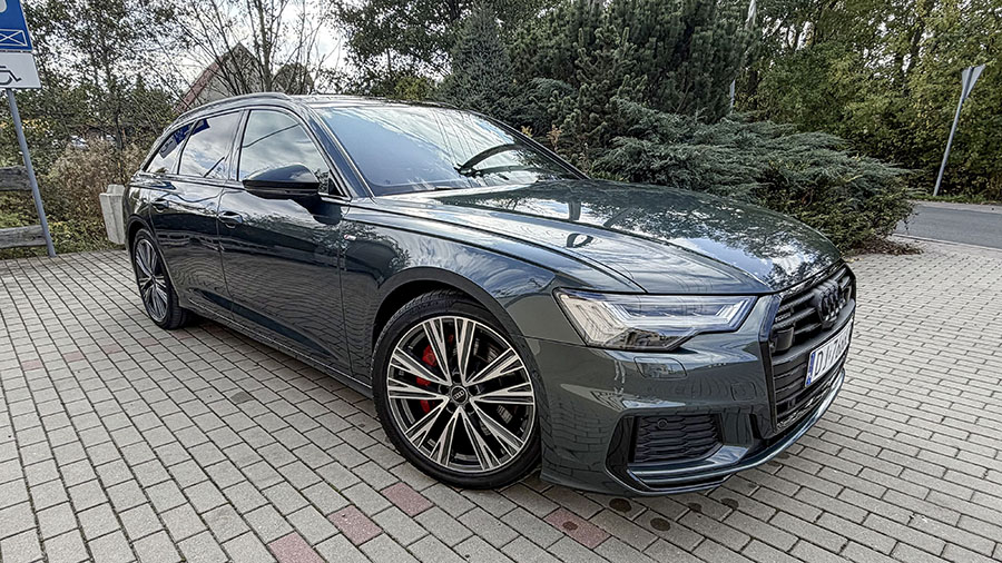 Audi A6 Avant — Przód — ujęcie z prawej strony
