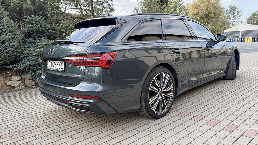 Audi A6 Avant — Tył i prawa strona nadwozia