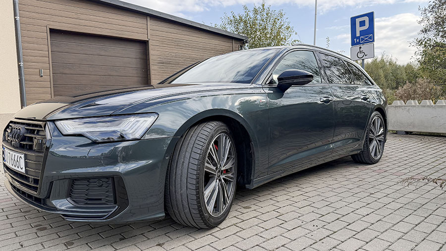 Audi A6 Avant — Lewa strona — ujęcie z bliska