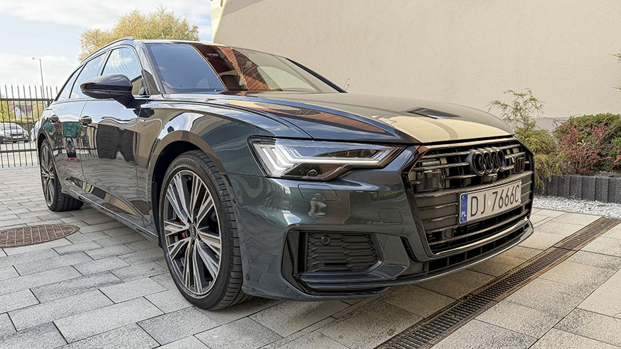 Audi A6 Avant — Przód — niska perspektywa
