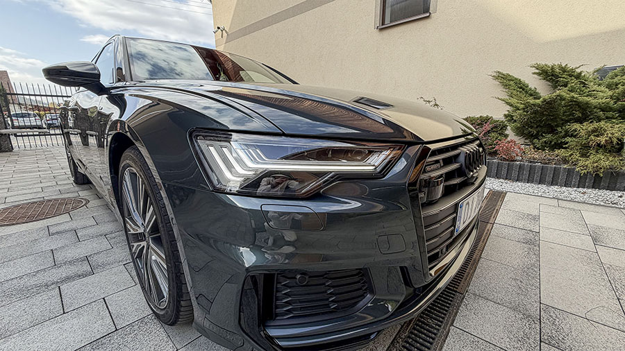 Audi A6 Avant — Reflektor i przedni zderzak