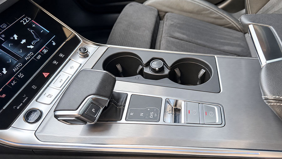 Audi A6 Avant — Konsola środkowa